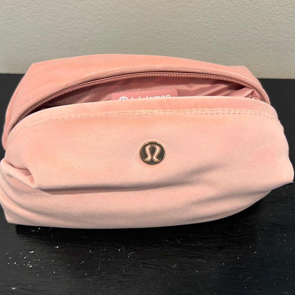 LULULEMON SMALL COSMETIC POUCH